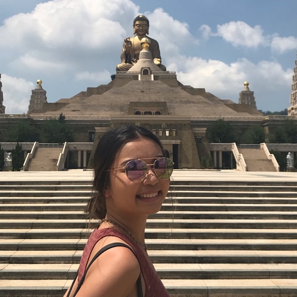 Meet your Posher, Kathy - Picture 1 of 1